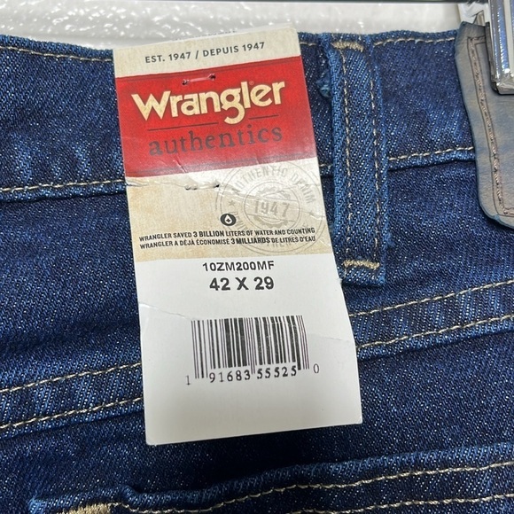 New Wrangler Authentic Relaxed Fit Flex Jeans Dark Wash Men Size 42 x 29 - Picture 4 of 5